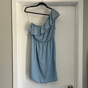 One shoulder dress.